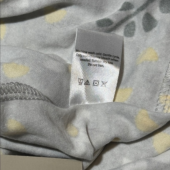 New! ED Ellen Degeneres Short Sleeve Notch Pajamas Gray Floral size Medium Soft - Picture 8 of 10